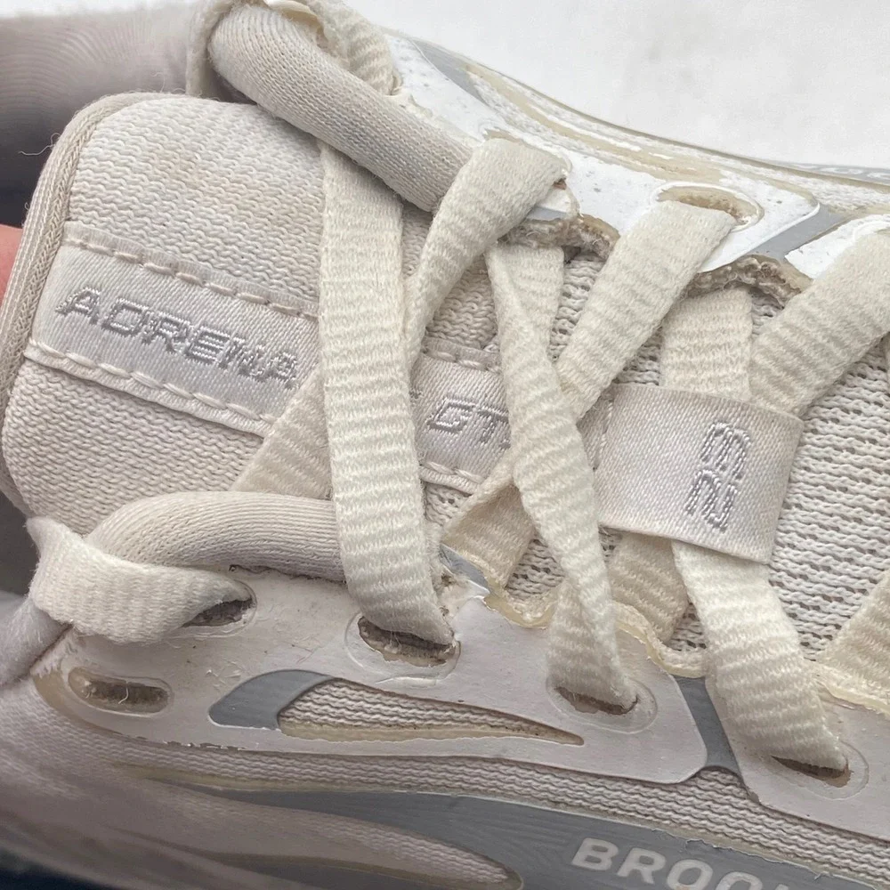 Brooks Adrenaline GTS 23 Running Shoes Womens 8 Wide White Silver Stability Mesh